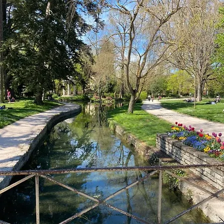 Magnifique Au Centre Avec Parking Privé Et Gratuit Le Jardin Des Plantes * Dijon